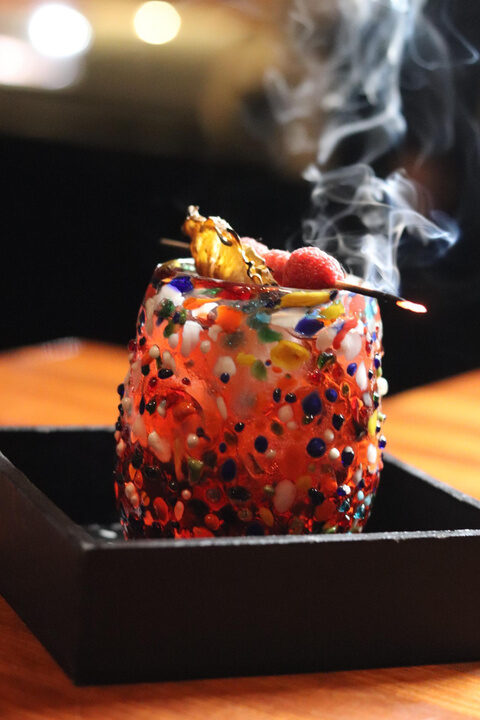 Fotografía de un postre con humo para El Japonez